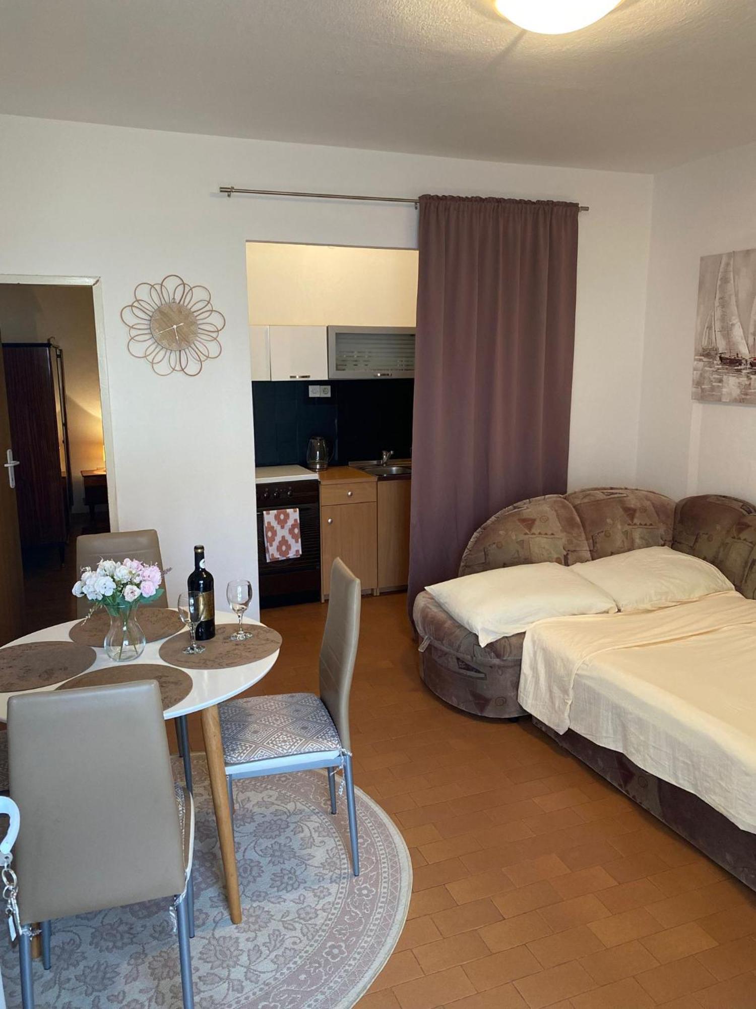Apartmani Ines มารีนา ภายนอก รูปภาพ