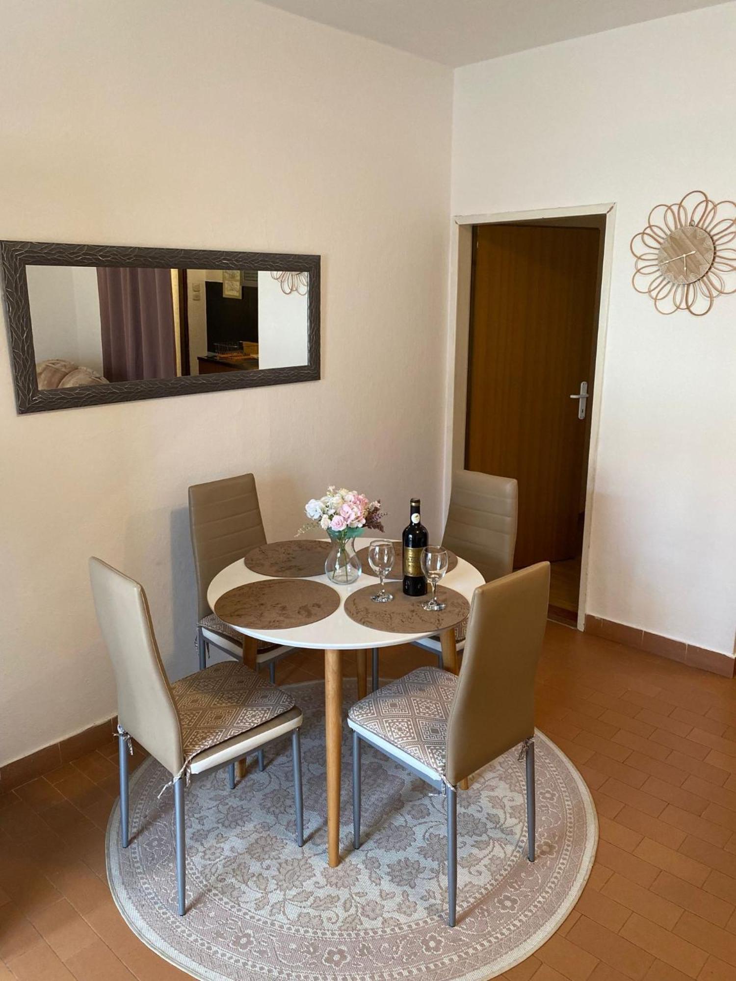 Apartmani Ines มารีนา ภายนอก รูปภาพ