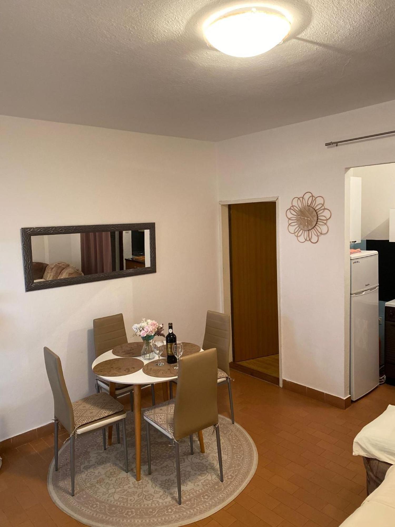 Apartmani Ines มารีนา ภายนอก รูปภาพ